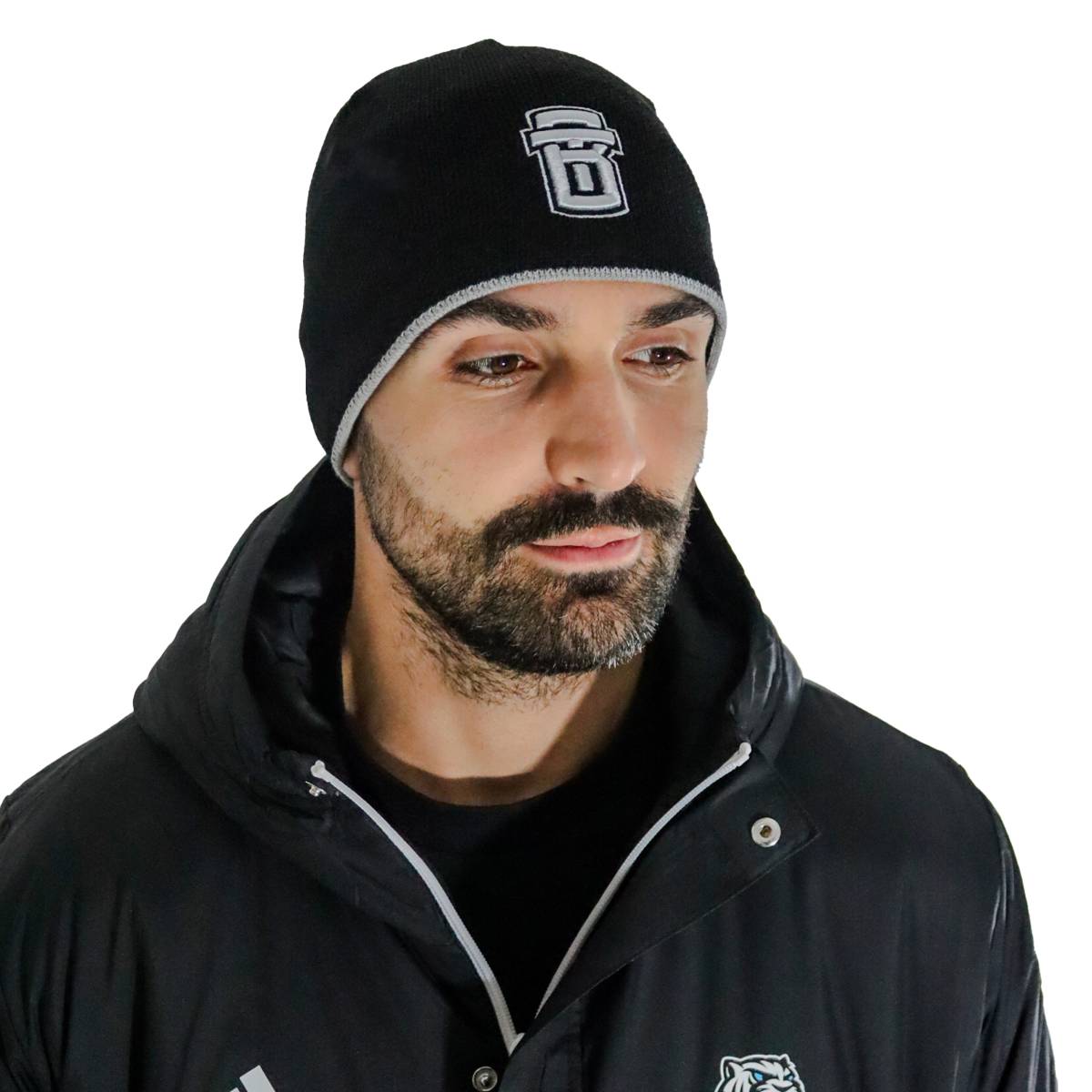 Čepice černá s vyšitým BT