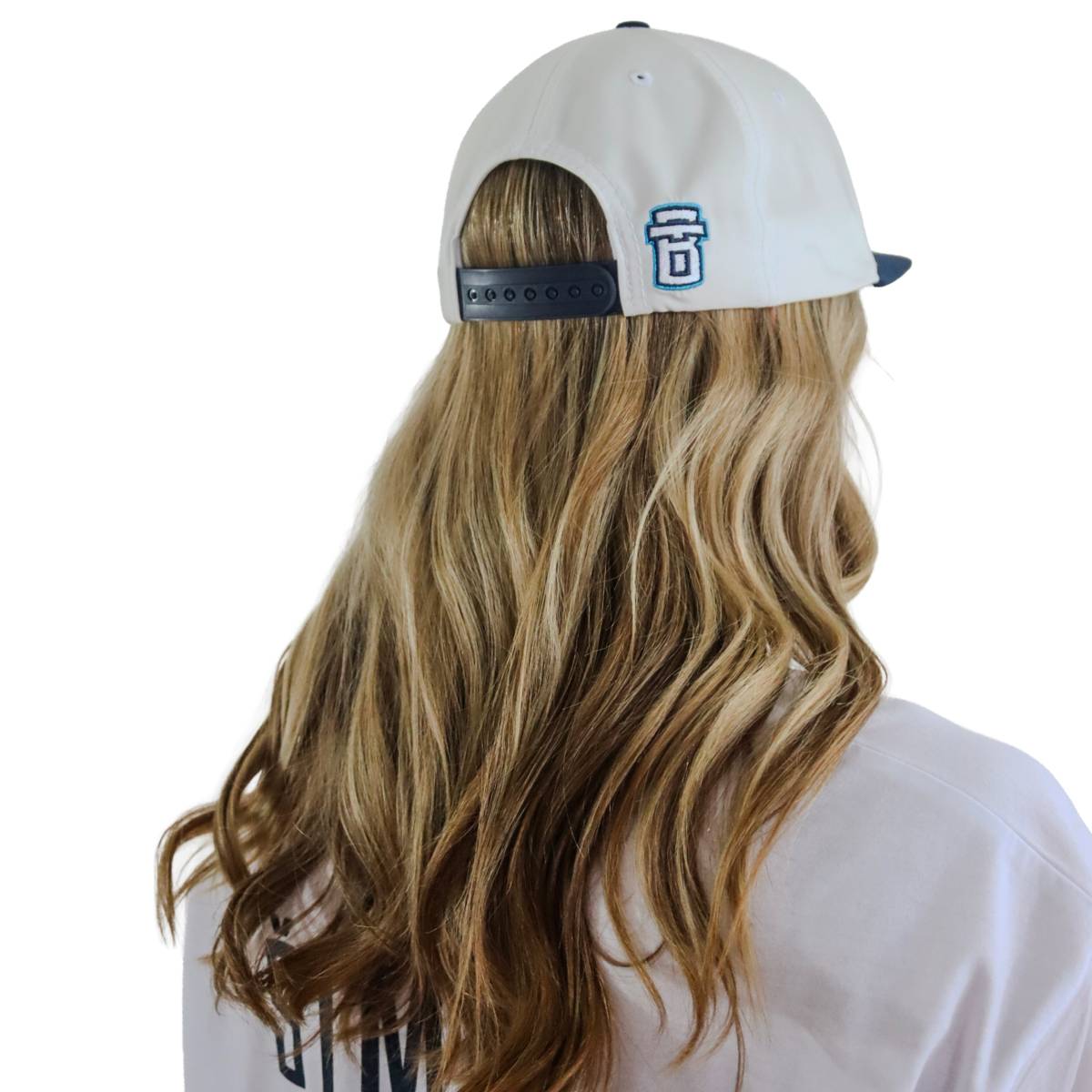 Kšiltovka bílá s modrým kšiltem